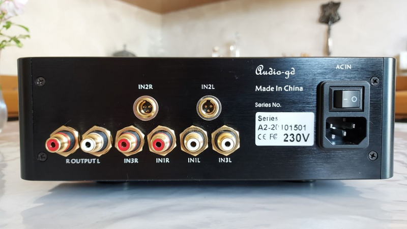 Audio-GD A2 Arrière