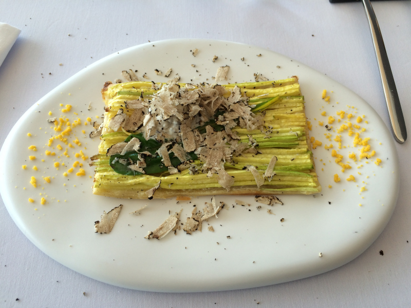 6 - Julienne de curcurbitacées sur pâte à l'ancienne, touche de citron confit et crème aux truffes de Comprégnac