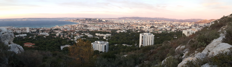 Panorama de Marseille depuis les hauteurs du Roy d'Espagne